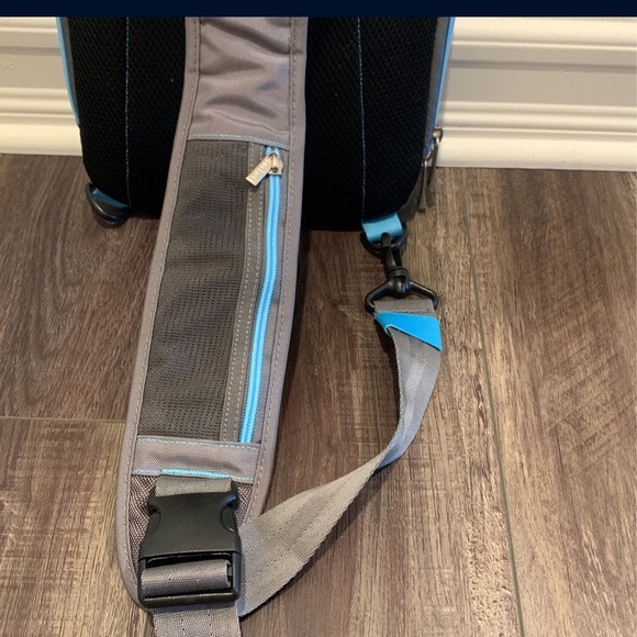 Blue Kiwi Koha Sling Pack - Picture 6 of 6